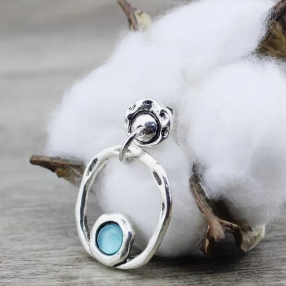 Vintage Style Earrings - Picture 6 of 8